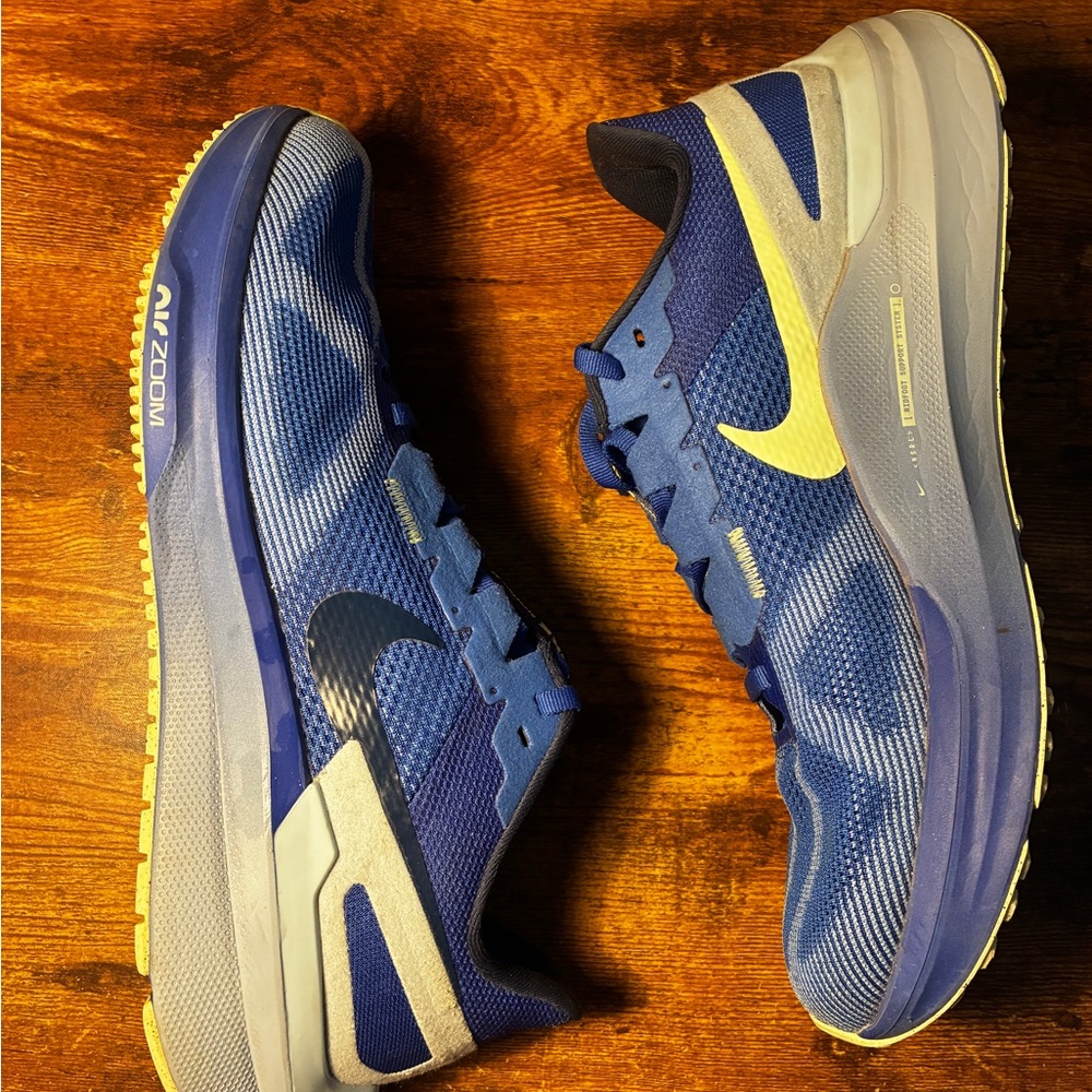 Nike Men's Zoom 25 in Blue and Yellow